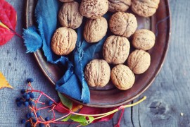 Autumn - nuts-featured