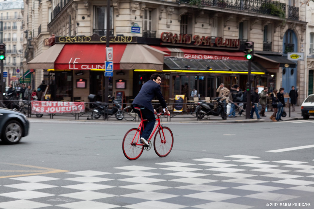 13_biking_in_paris