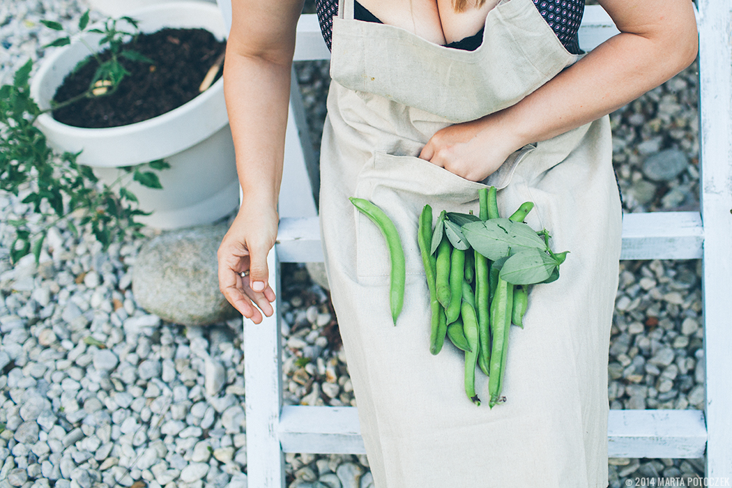 fava beans shelling 1