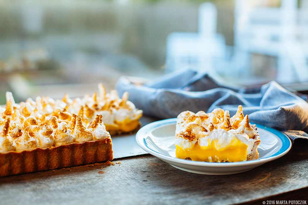 lemon tart with meringue